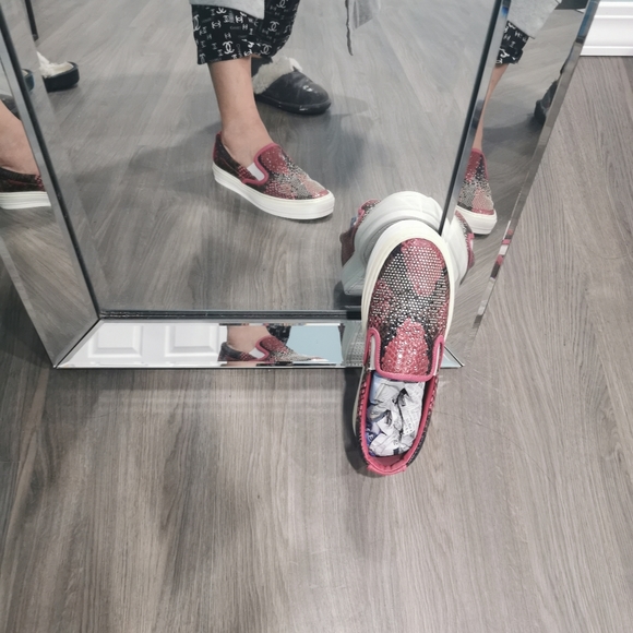 💯% Authentic Ferragamo Shoes in Pink fuchsia - Picture 15 of 16